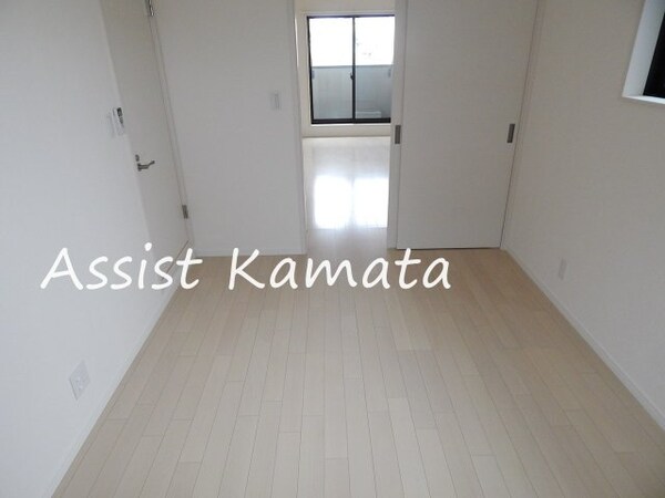 洋室(写真は同タイプの別号室です)