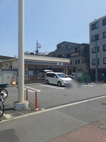 物件外観写真3　(セブンイレブンまで154m)