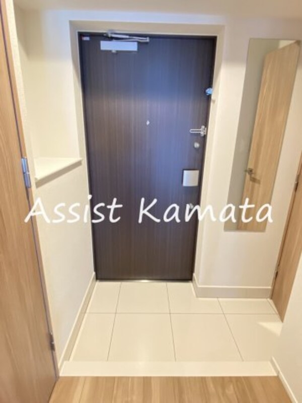 玄関(写真は同タイプの別号室です)