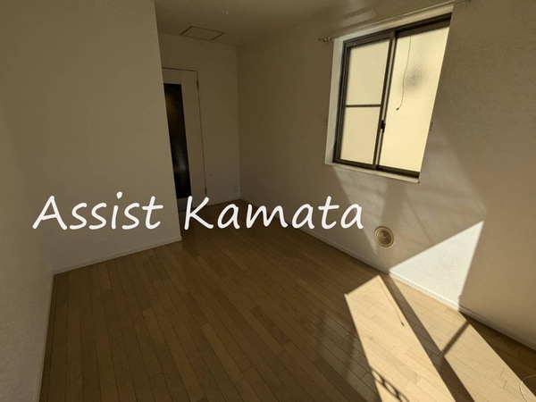 寝室(写真は同タイプの別号室です)