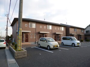 フラッツレディアンス　Ｃ棟外観写真