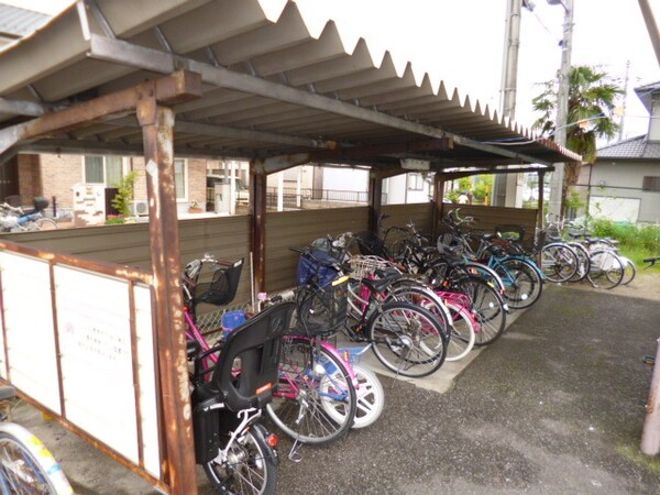 敷地内/建物(駐輪場)