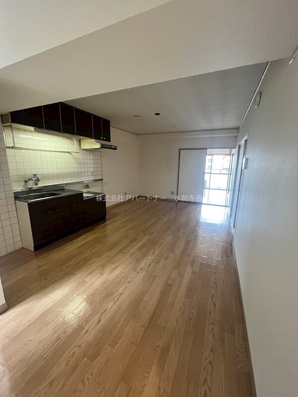 物件内観写真18　(キッチンスペースが広く料理がしやすい！)