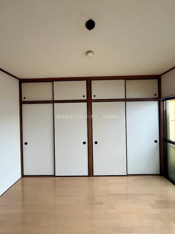 物件内観写真26　(収納が豊富で荷物置き場に困らない！)