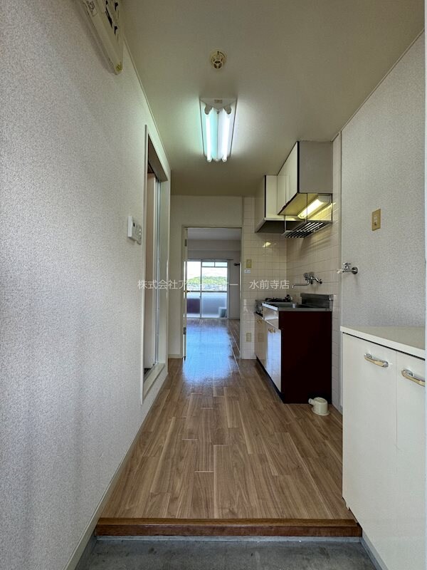 物件内観写真9　(シューズボックス有の玄関！)