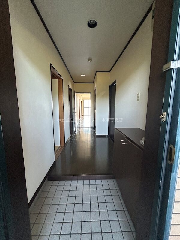 玄関(シューズボックス付き玄関です！)