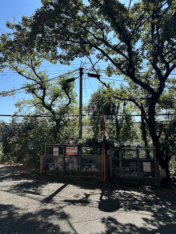 その他共有部分(建物下にゴミ場がございます！)