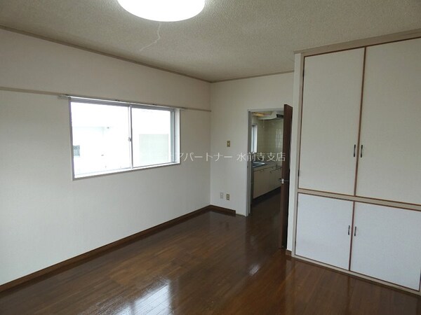 ロビー(2面採光のお部屋です！)