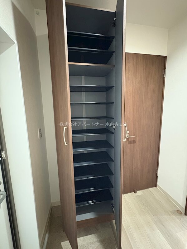 物件内観写真22　(大容量のシューズボックスです！)