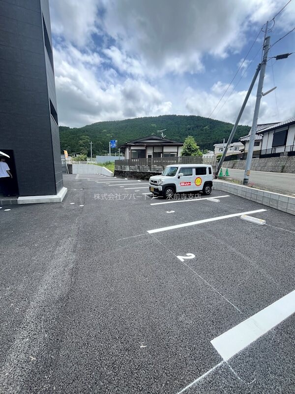 物件内観写真25　(敷地内駐車場です！)