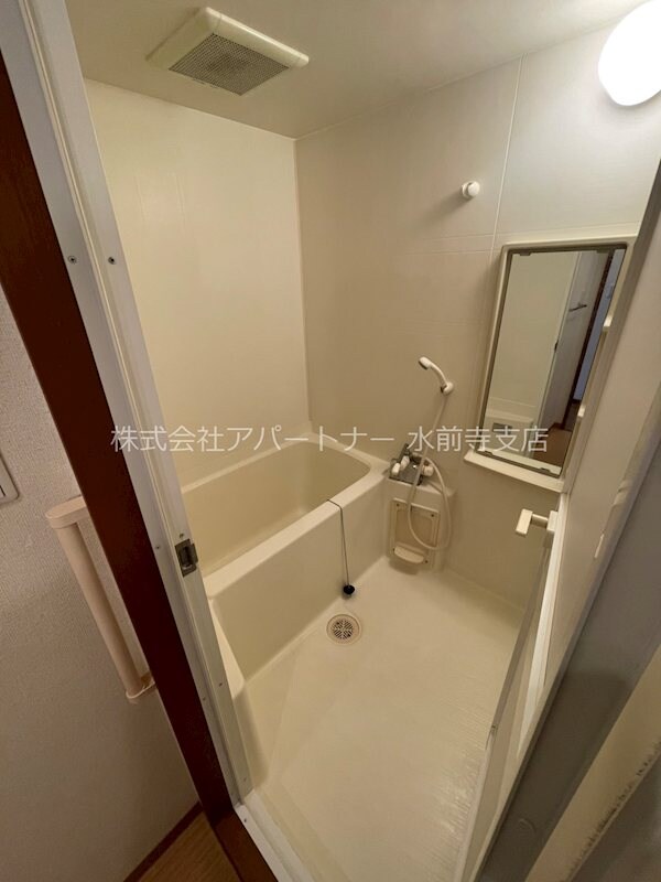 風呂画像(ゆったり浸かれるバスルームです！)