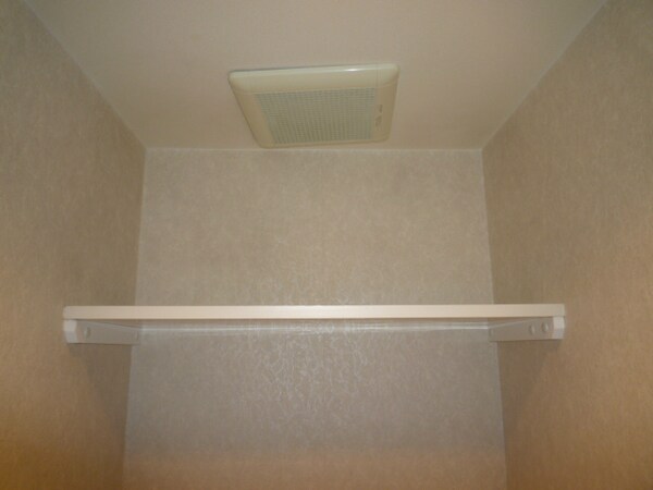 その他(トイレットペーパーなどを置くスペースがございます！)