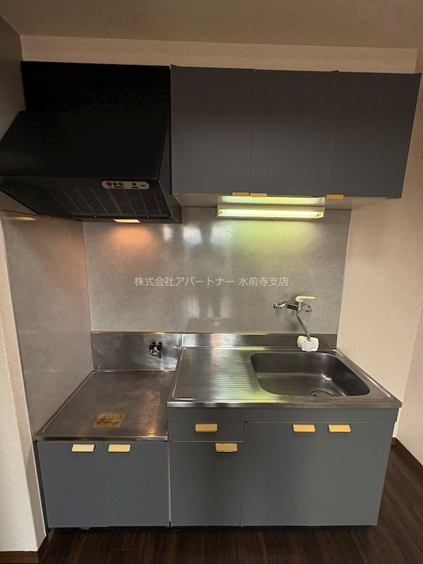 キッチン(２口コンロ設置可能な広いキッチンです！)