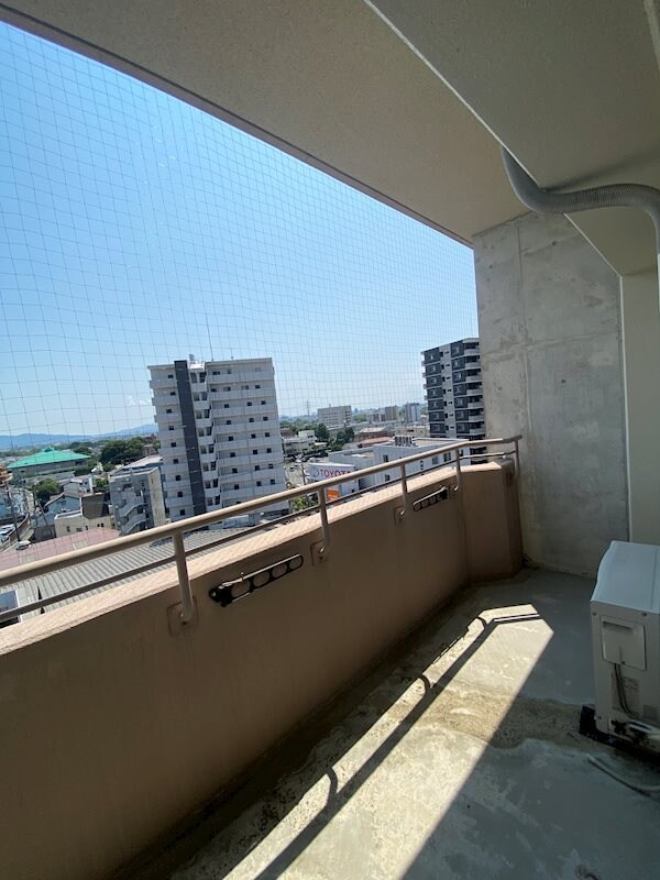 物件内観写真8　(奥行きのあるバルコニー！)