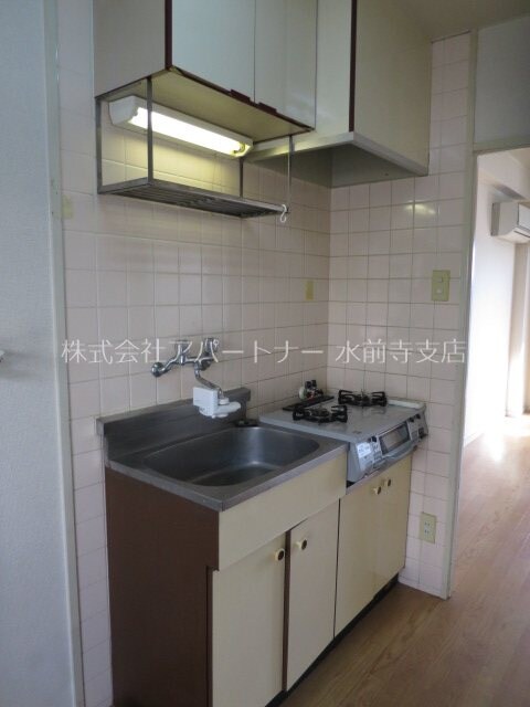 物件内観写真3　(２口コンロが置けます。)