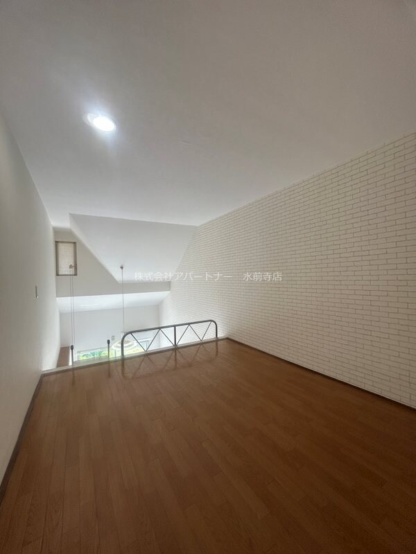 物件内観写真19　(ハシゴを上ると秘密基地のような空間です！)