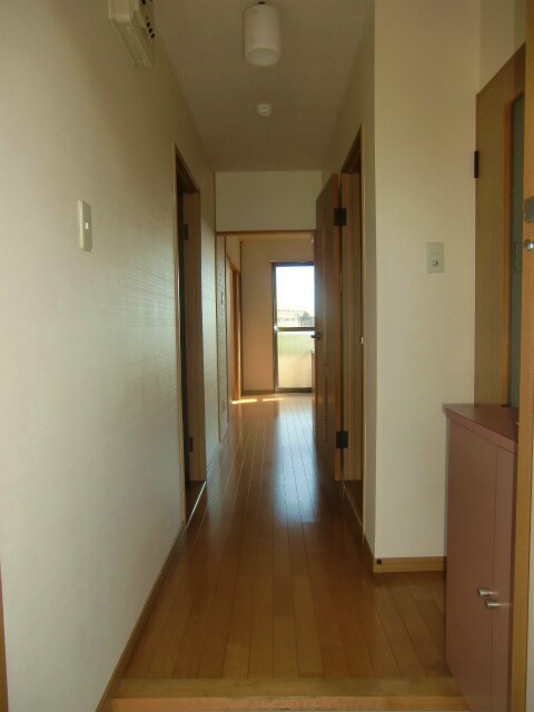 物件内観写真8　(ゆったりとした玄関スペースになっております！！※イメージ)