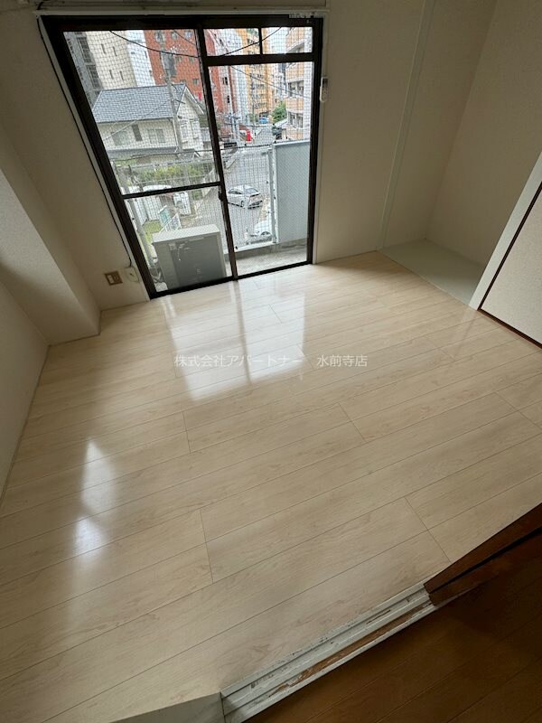 物件内観写真7　(6帖の寝室！)