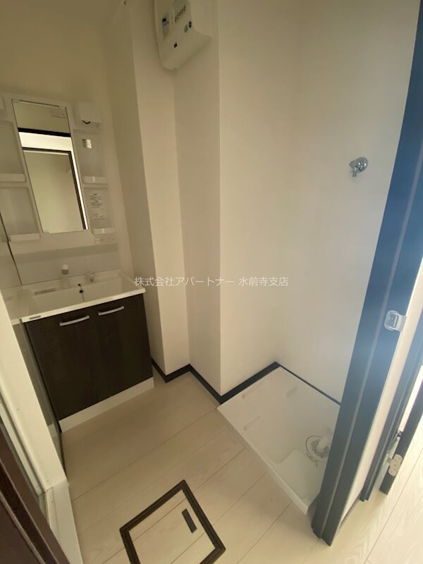 物件内観写真13　(独立洗面台付き！洗濯機も室内です！※イメージ)