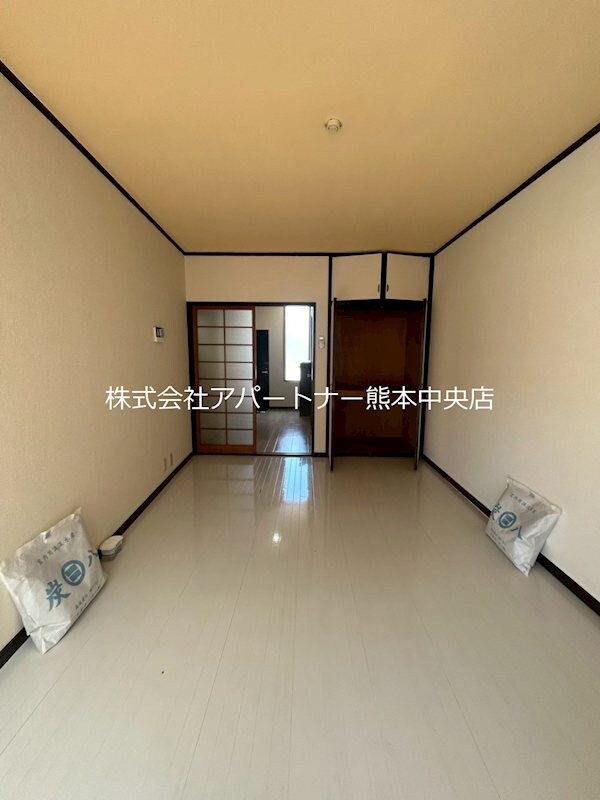 物件内観写真6　(洋室７帖の広々タイプ。)