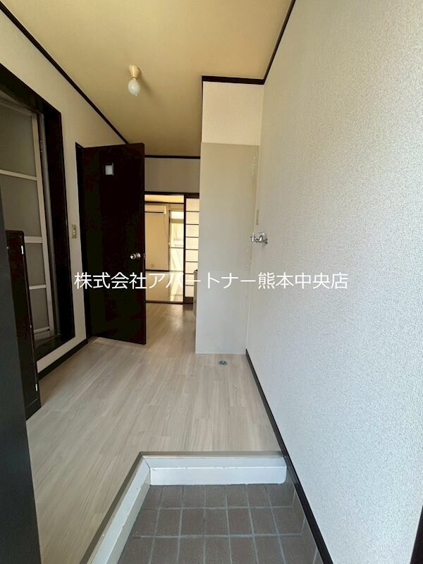 物件内観写真7　(下駄箱付き玄関！)