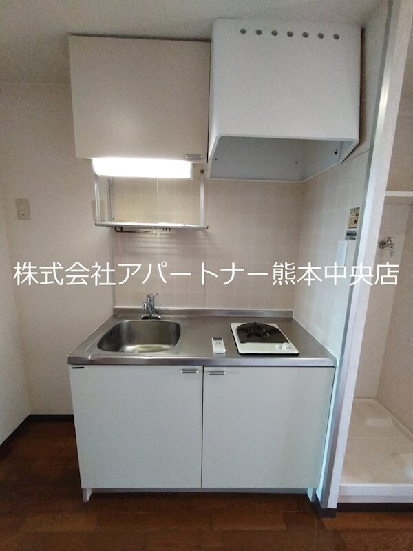 物件内観写真4　(一口のガスコンロ付です)