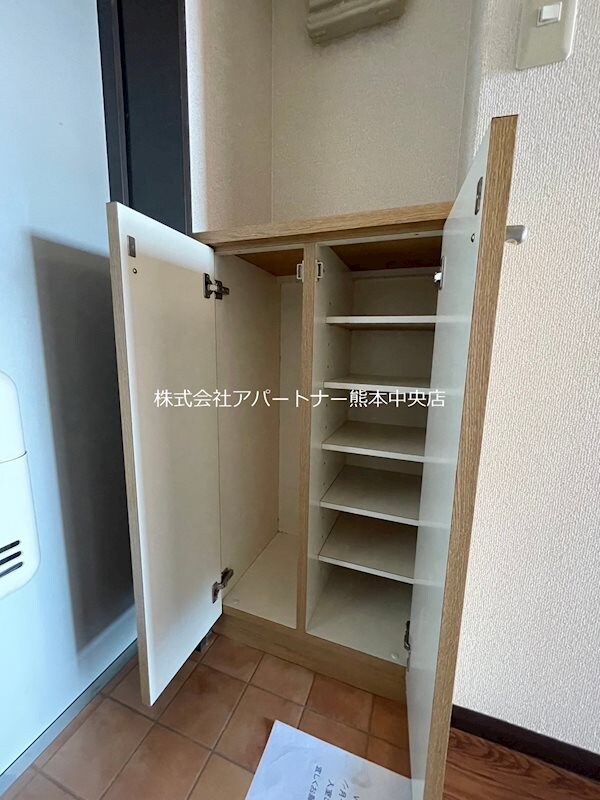 玄関(シューズボックス)