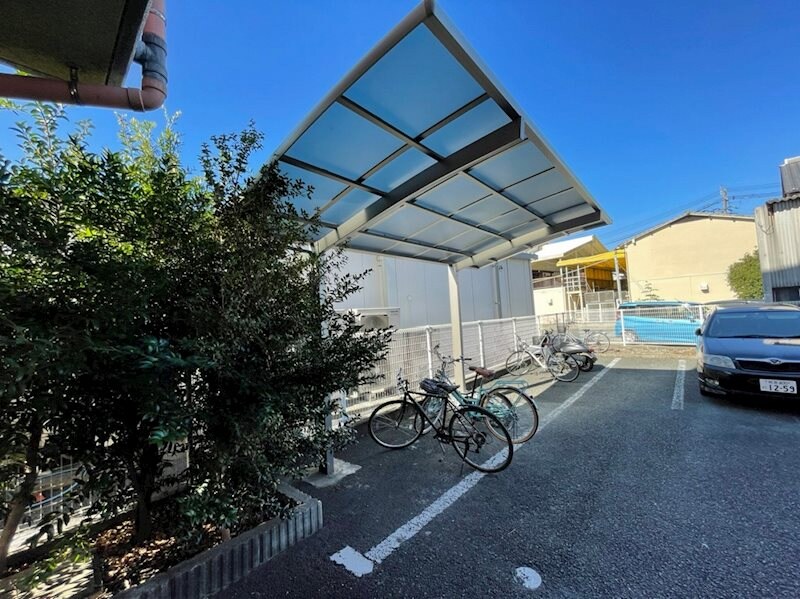 物件内観写真19　(屋根付き駐輪場)