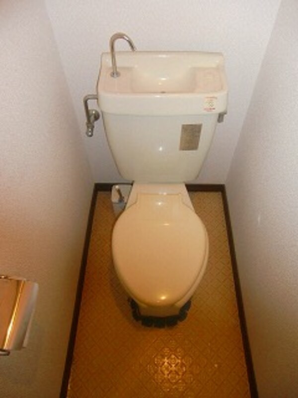 トイレ(洋式トイレでございます。)
