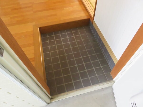 玄関(※別部屋になります)