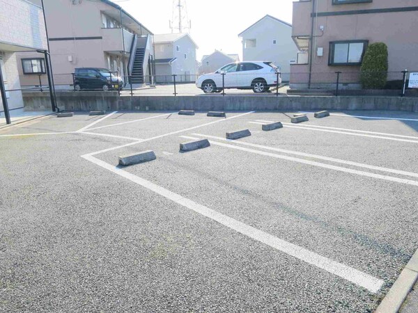 駐車場(敷地内駐車場ございます。)