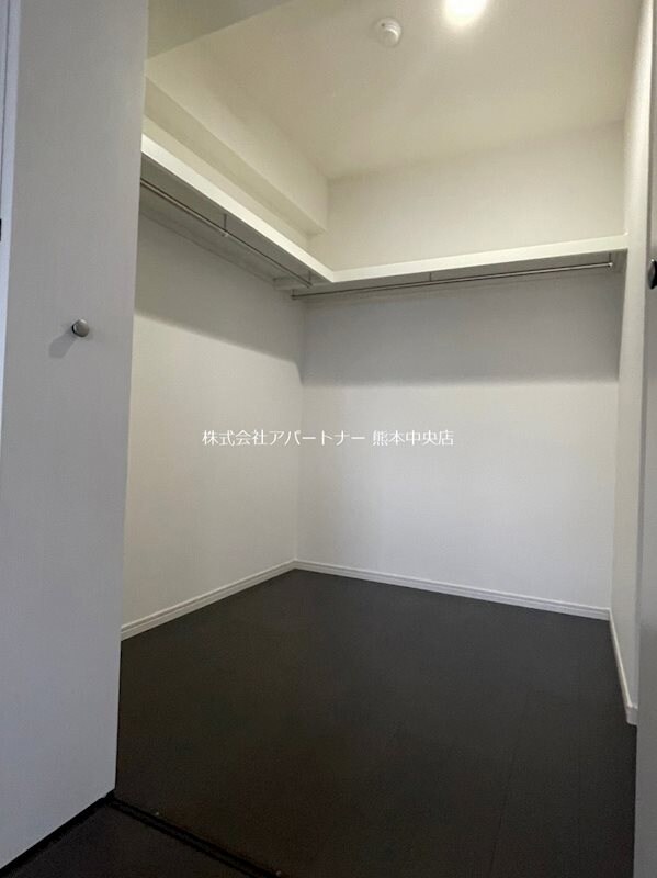 物件内観写真11　(ウォークインクローゼットです。)