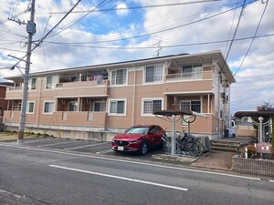 トップフィールド外観写真