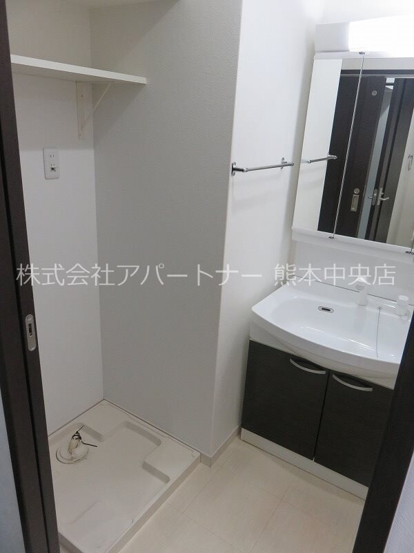 物件内観写真9　(広々とした脱衣スペース☆)