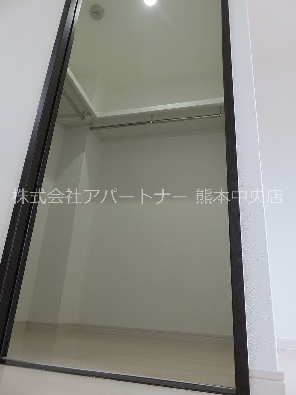 物件内観写真12　(洋服を沢山お持ちの方に嬉しい、W.Inクローゼット☆)