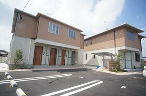 マーヴェラスコーギヴィル外観写真