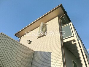 ジムノペティ外観写真
