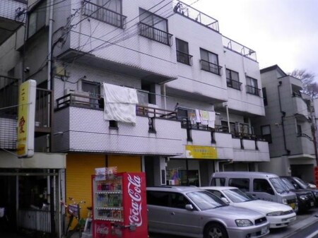 ラビスラズリ赤塚外観写真