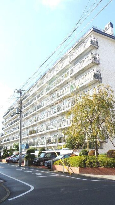 秀和東十条レジデンス外観写真