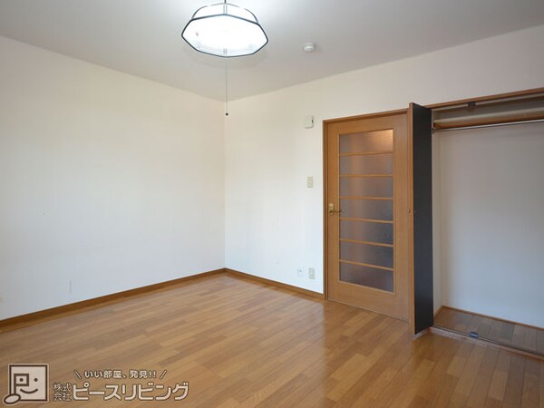 洋室(※同室タイプの室内写真です。)