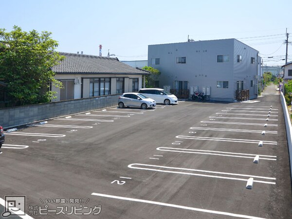 駐車場(ピース・ヴィラB)