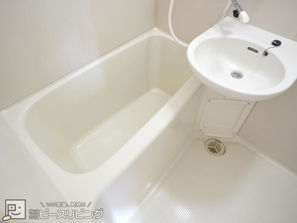 浴室(ステューディオ福島 ※反転タイプの室内写真です)