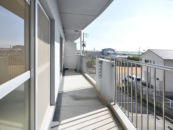 バルコニー(※同タイプの室内写真です。)