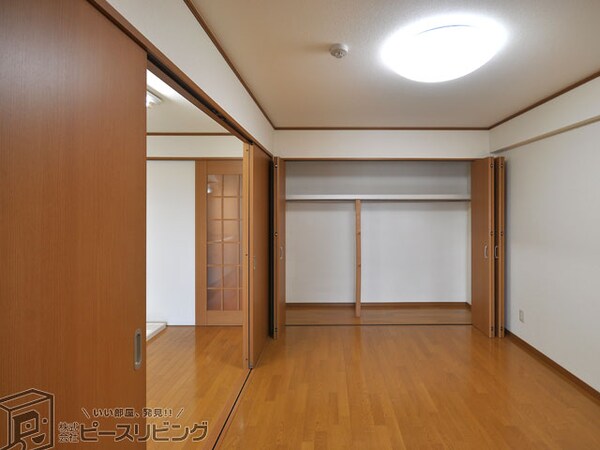 収納(グランドハイツ矢三 ※同タイプの室内写真です)
