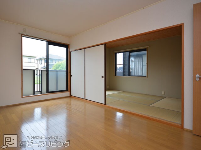 物件内観写真8　(イノセントコーポ：南向きなので日当り良好)