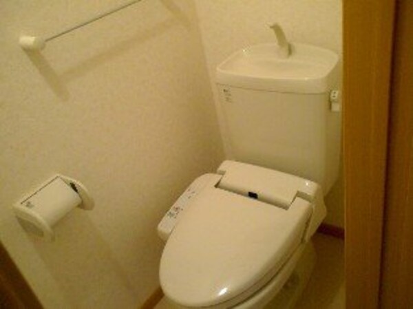 トイレ(シンプルで使いやすいトイレです)