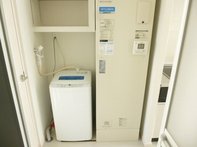 物件内観写真4　(洗濯機を置いてみました（家具家電付きプラン）)