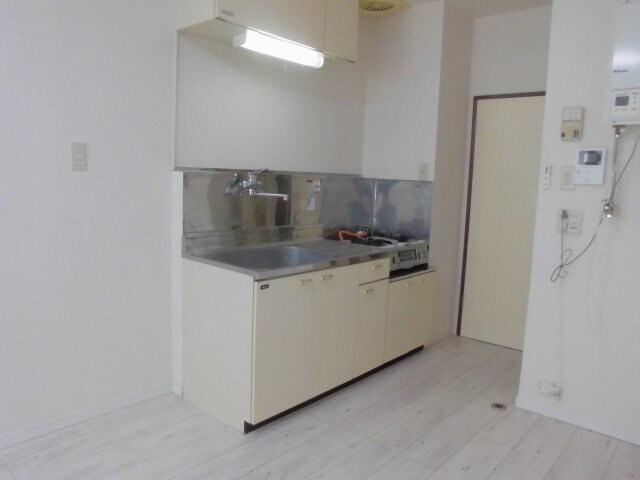 物件内観写真6　(流し台)