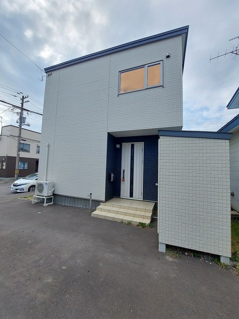 日の出町２丁目戸建て
