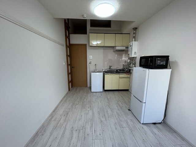 物件内観写真6　(別号室の写真になります)